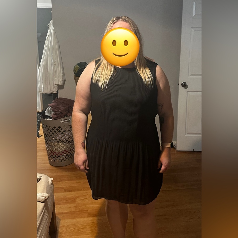 NWT Abercrombie & Fitch Black Pleated Mini Dress